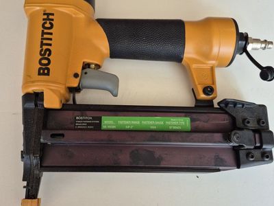 Bostitch SB-1850BN 18-Gauge Brad Nailer (5/8" to 2" Fasteners)