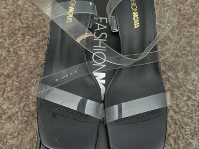 Womens Sandals Size 7