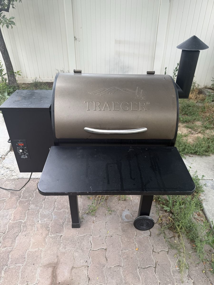 Teaeger Wood Pellet Grill & Smoker with Front Folding Shelf