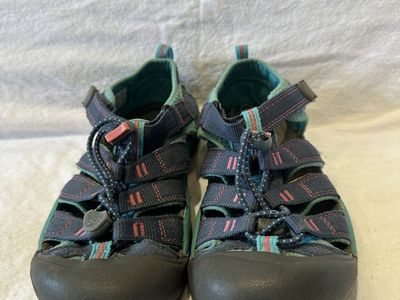 Keen Youth Size 3 Blue/Hot, Pink, Hiking Sandals