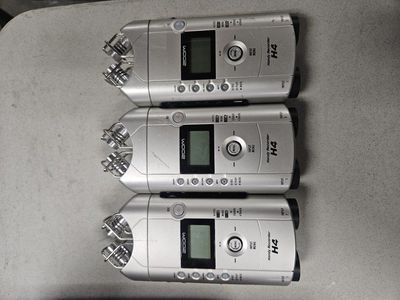 Zoom h4 handheld recorder