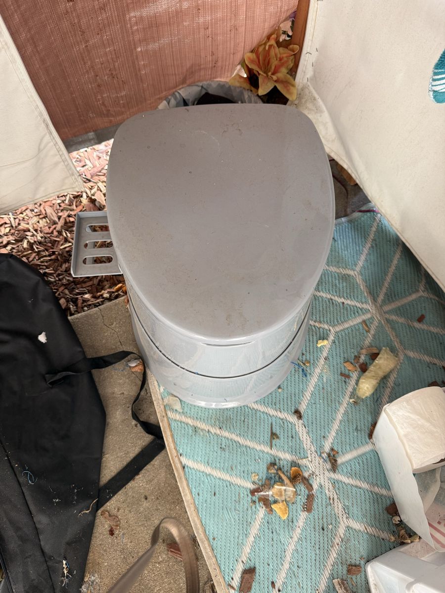 Portable Flush Toilet for Camping and RV
