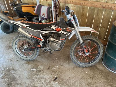 Almost new kayo k2 pro 250cc dirtbike.