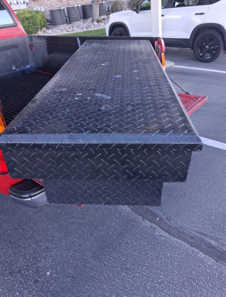 Heavy duty pick up truck tool box