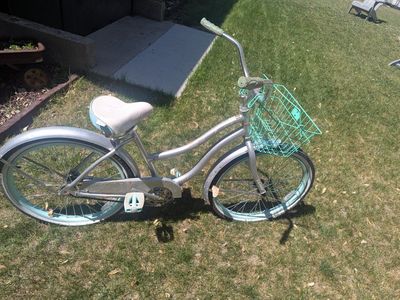 Huffy 24" Girls' Cruiser Bike