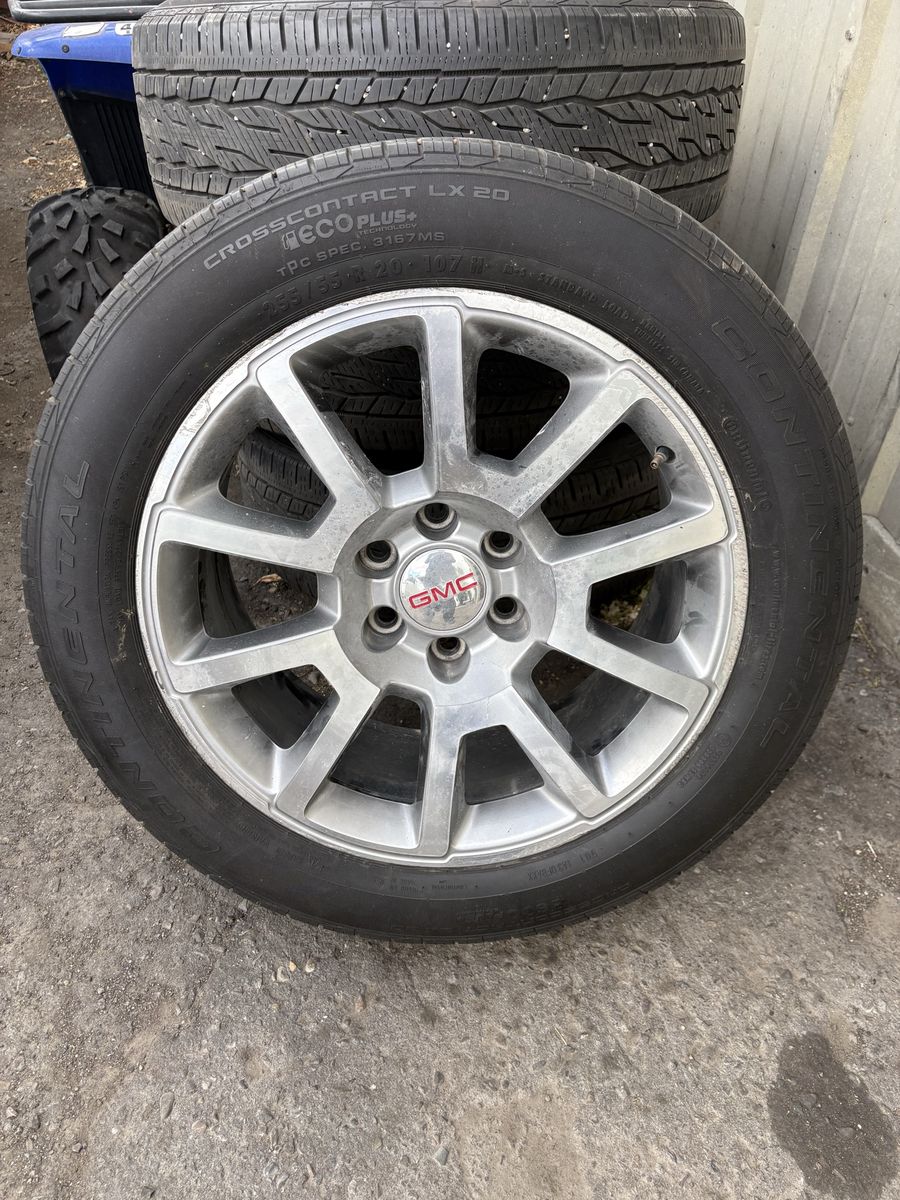 Used wheels and tires 2020 GMC YUKON