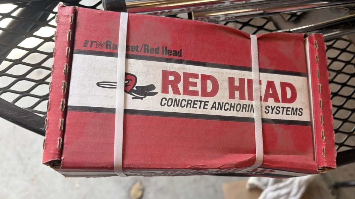 Red Head 1/2" x 4" Heavy Duty Sleeve Anchors Concrete Fastening Box of 25