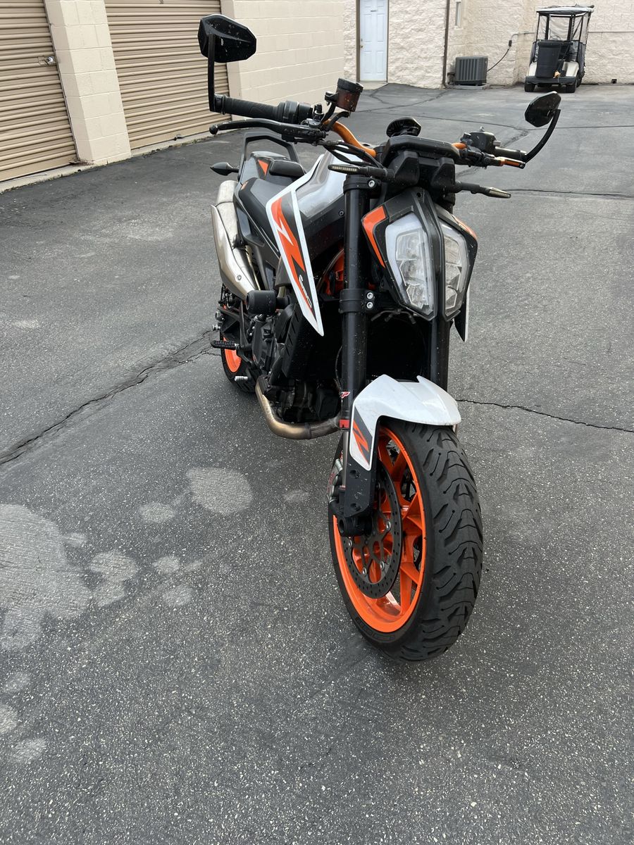 2020 KTM Duke 890R