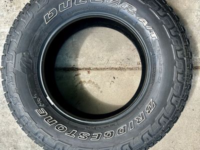 275/70r18 tire Bridgestone Dueler A/T All-Terrain Truck Tire AT single tire ford f-150 f-250 f-350 f150 Tundra like new