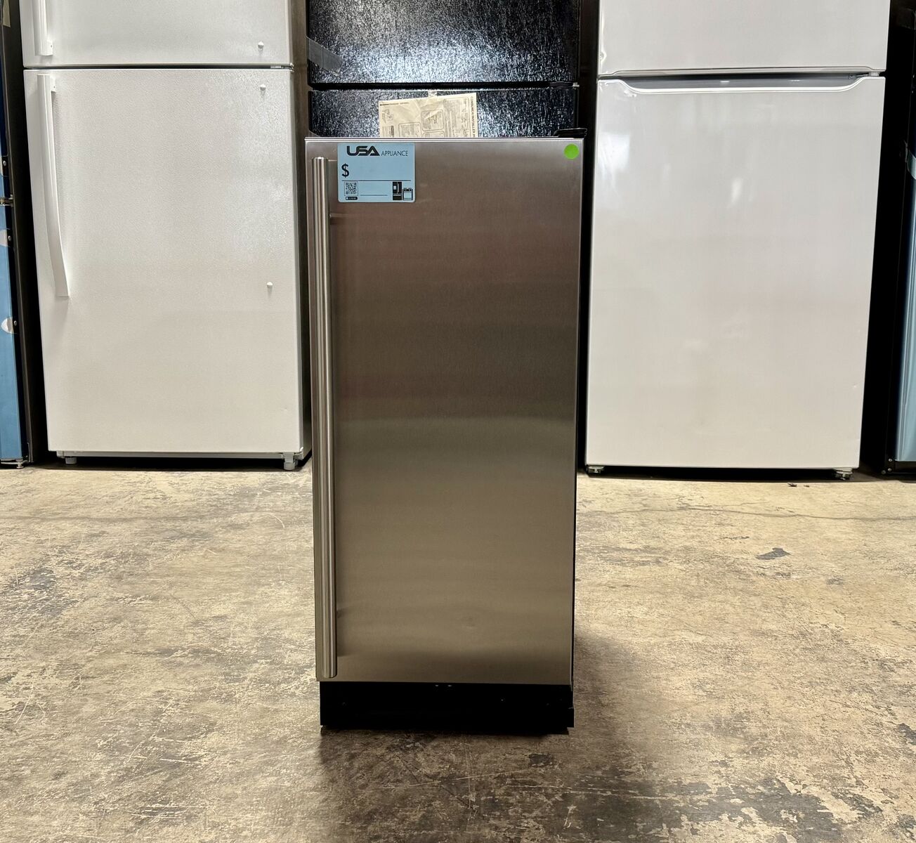 U-LINE BUILT IN COMPACT REFRIGERATOR