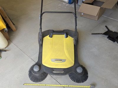 Karcher walk behind push sweeper