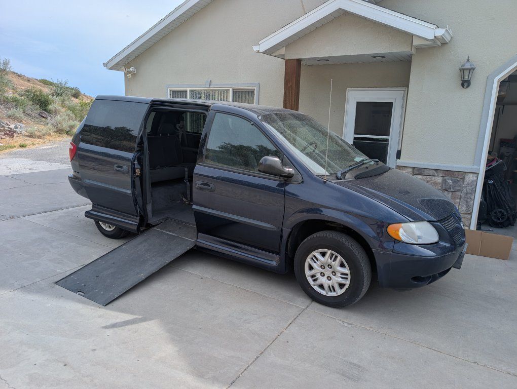 2004 Dodge Grand Caravan 