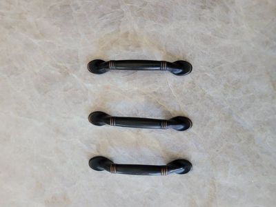 37 Bronze Door and Drawer Pulls