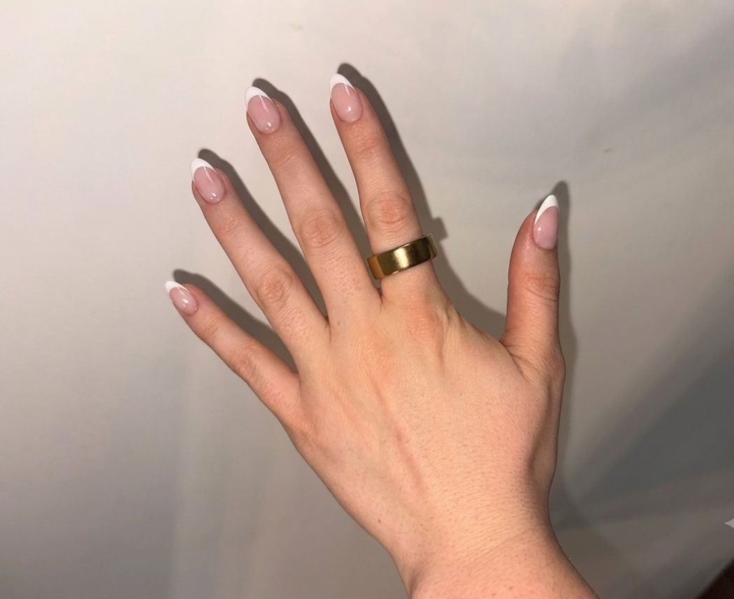 Oura Ring (Gen 4) Size 8 Gold With Charger