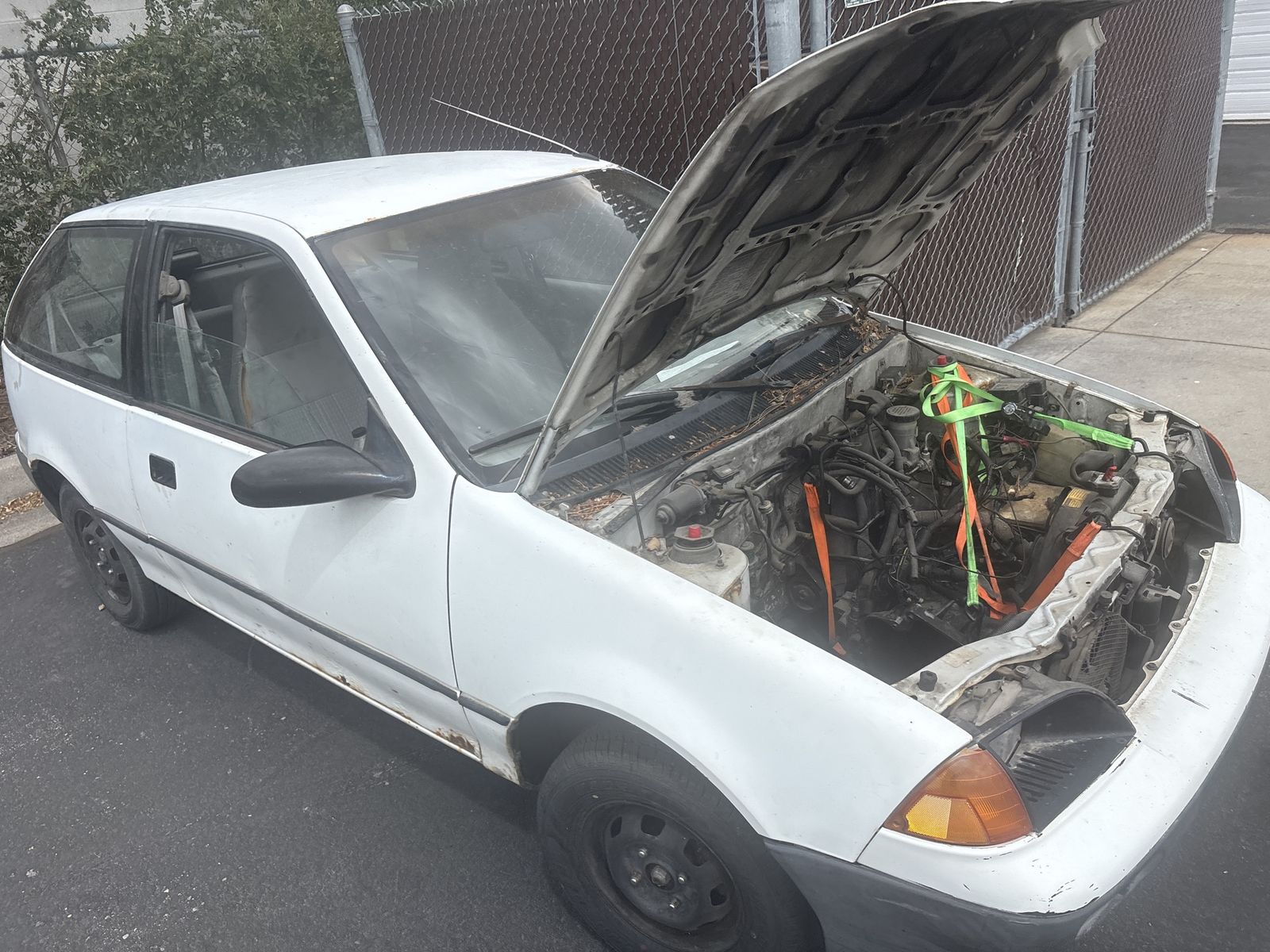 White 1993 Geo Metro Hatchback - Non-Running Project Car, Parts/Repair