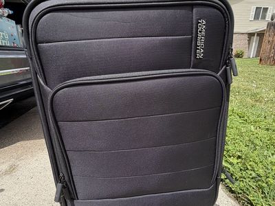 American Tourister Black Spinner Carry-On Luggage - Excellent Condition, Smooth Wheels, Expandable