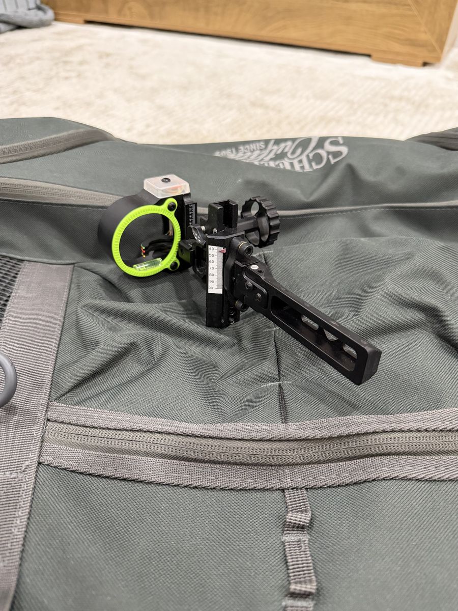 Black Gold 3 Pin Adjustable Bow Sight