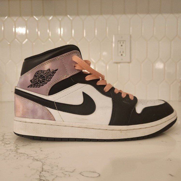 Jordan 1 Mid SE "Zen Master"