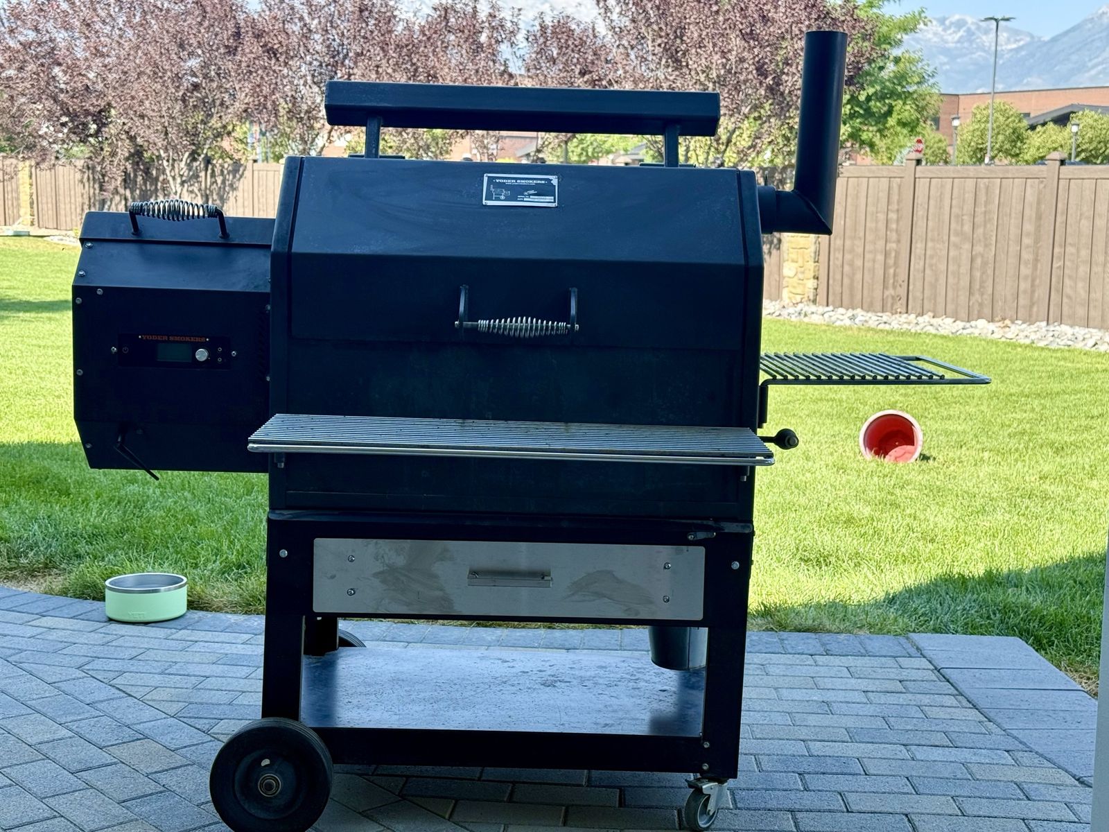 Yoder Smokers YS640 Pellet Grill Smoker with Wi-Fi ACS Controller