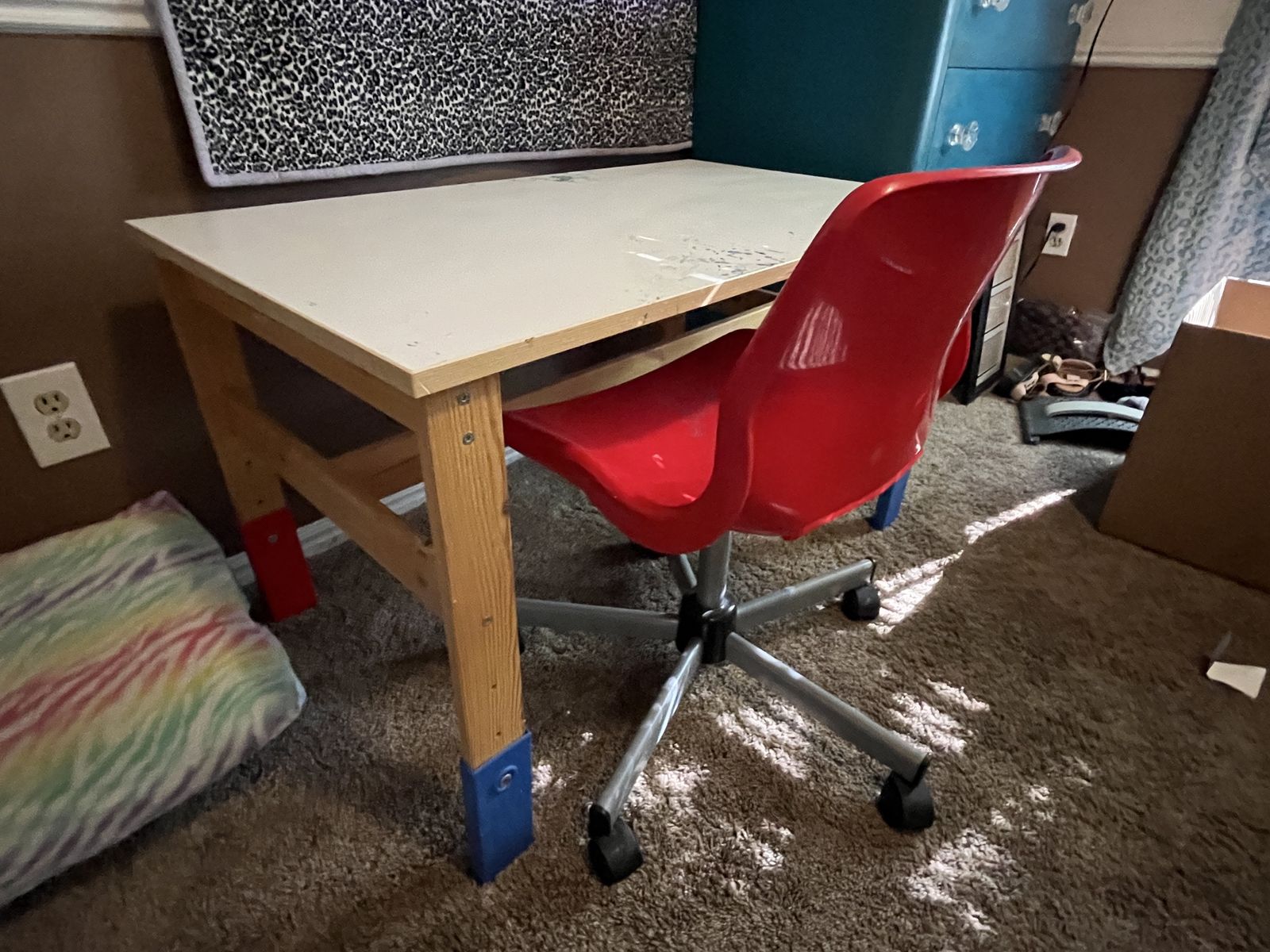 Child’s Play Desk