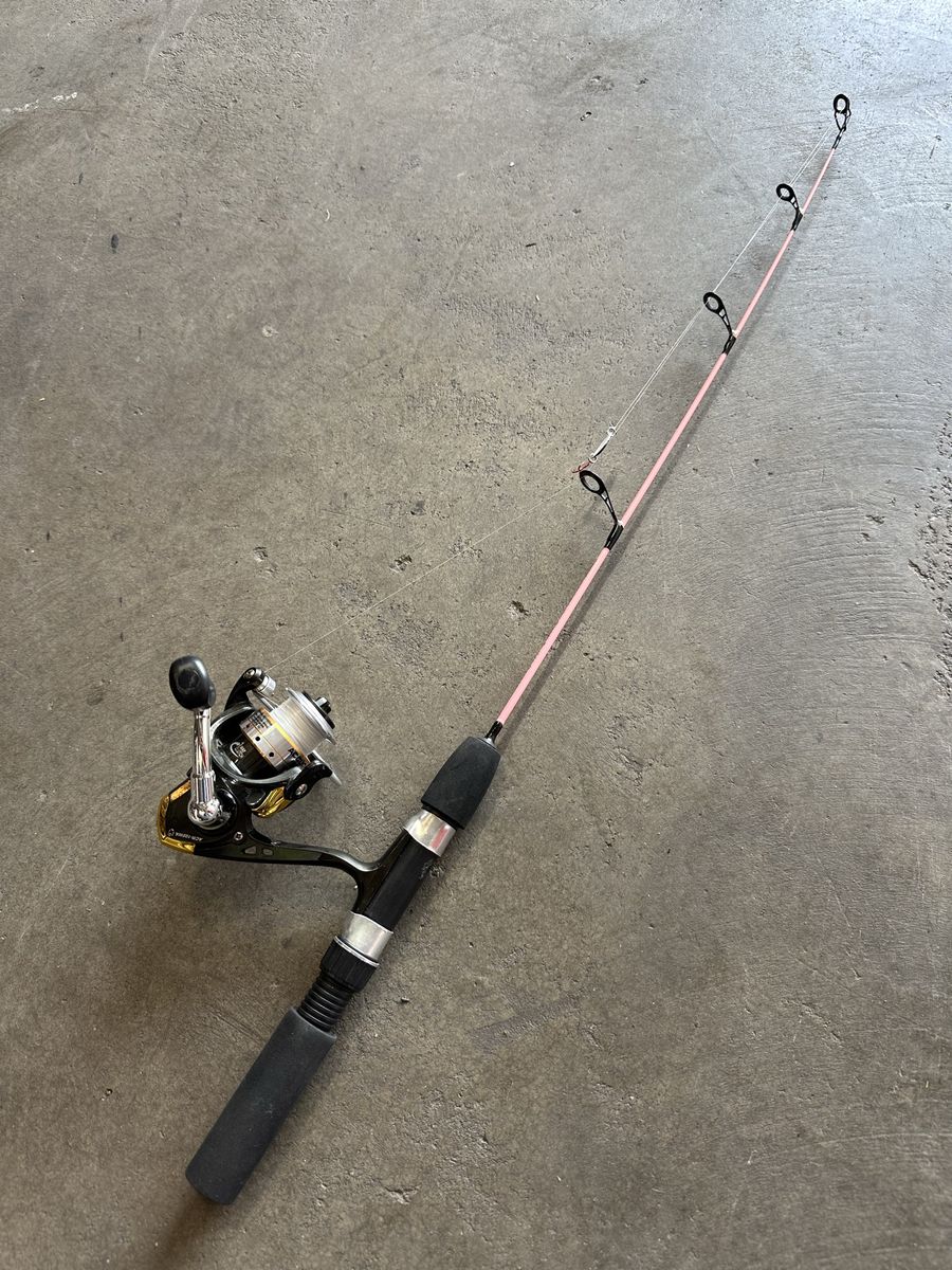Accucast ACR-105WA Spinning Ice Fishing Reel and Rod