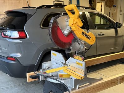 DeWalt DSW 716 Miter Saw