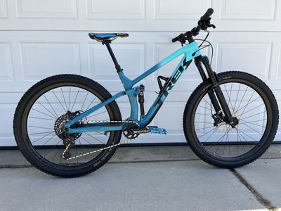 2020 Trek Fuel EX 9.8 29er Size Medium/Large Carbon Frame, Carbon Wheels, Excellent