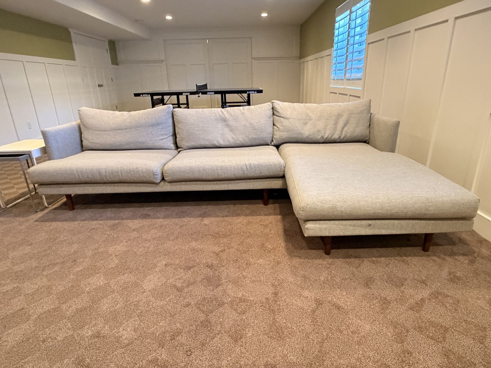 Modern Sectional Couch with Chaise – Great Condition