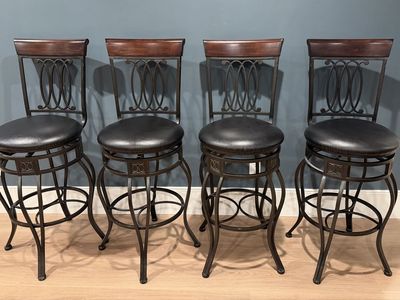 4 Swivel Barstools
