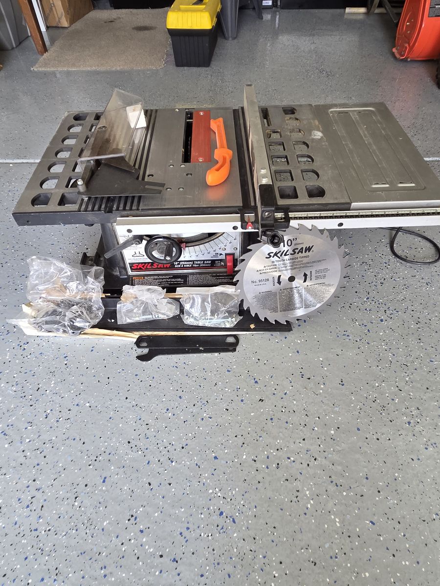 SKILSAW 10" Table Saw – Model 3400 – Lightly Used + Extra Blade