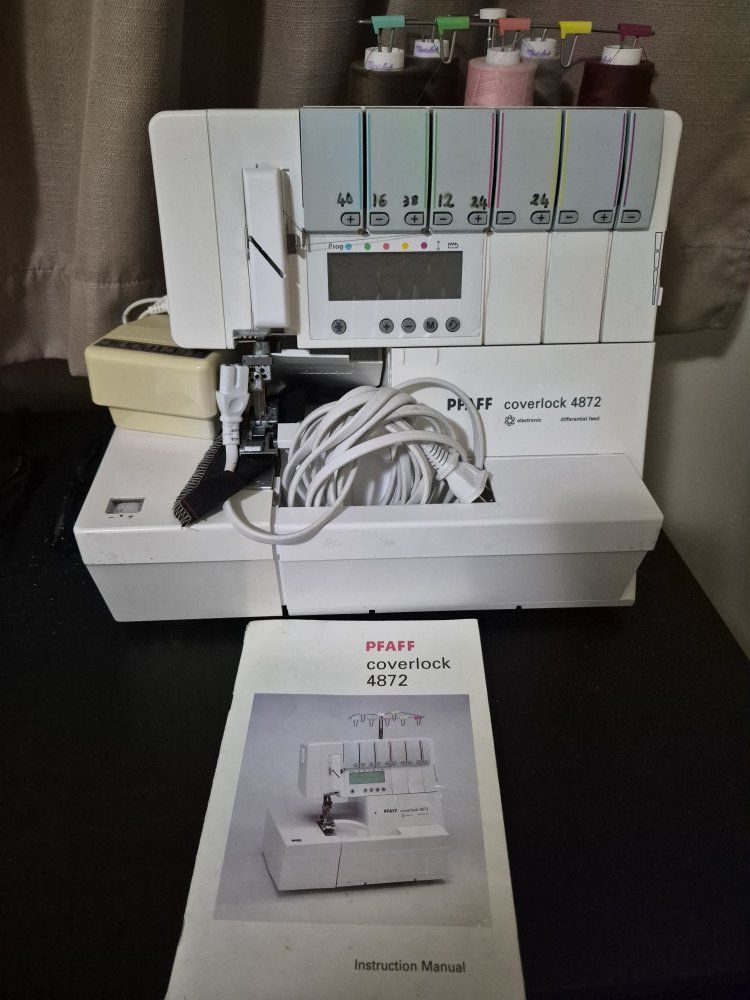 Pfaff Coverlock 4872 Serger Sewing Machine with Manual