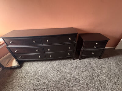 Bedroom Set - Queen Bed, Dresser, Nightstand