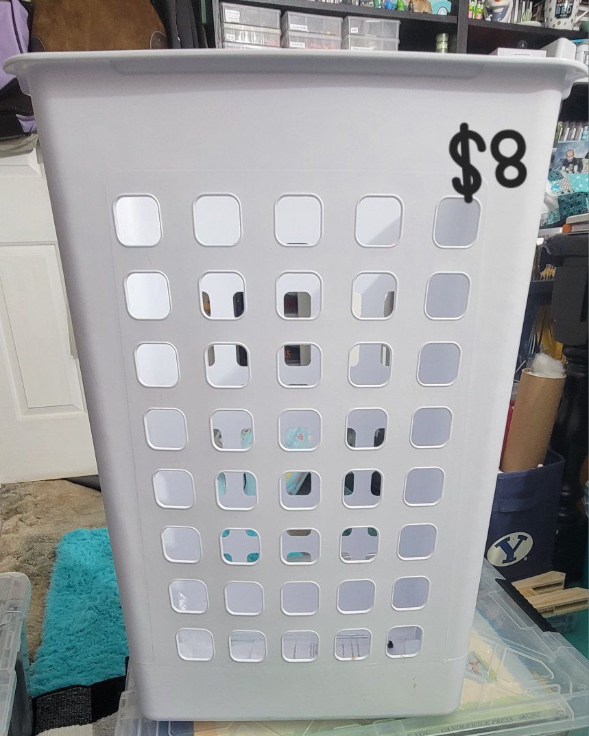 Sterilite Laundry Hamper