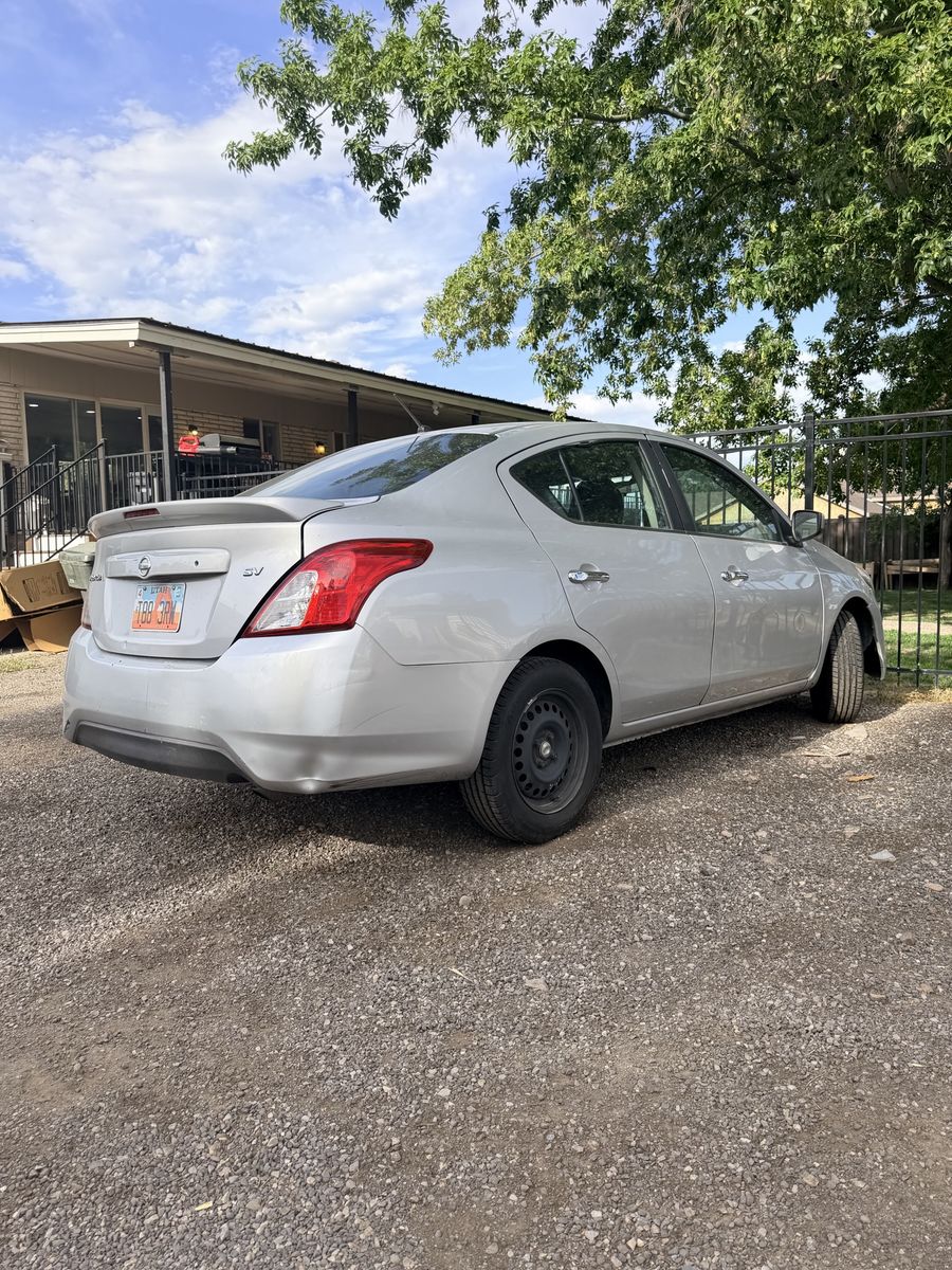 2018 Nissan Versa SV