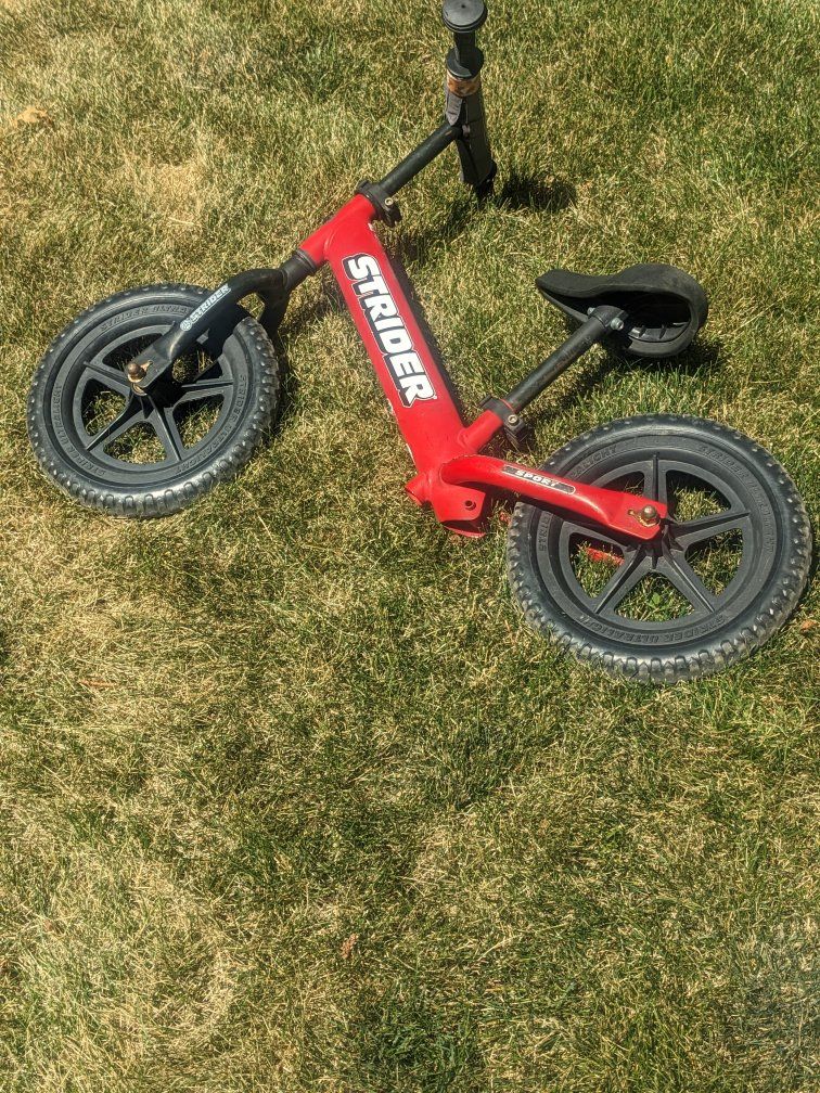 Strider Sport 12" Balance Bike Red - Lightweight Kids' Training Bicycle