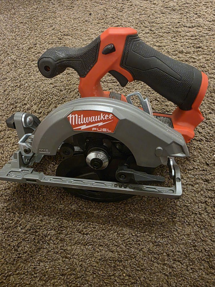 New Milwaukee M12 FUEL 12V Brushless 5-3/8" Cordless Circular Saw (Tool Only)