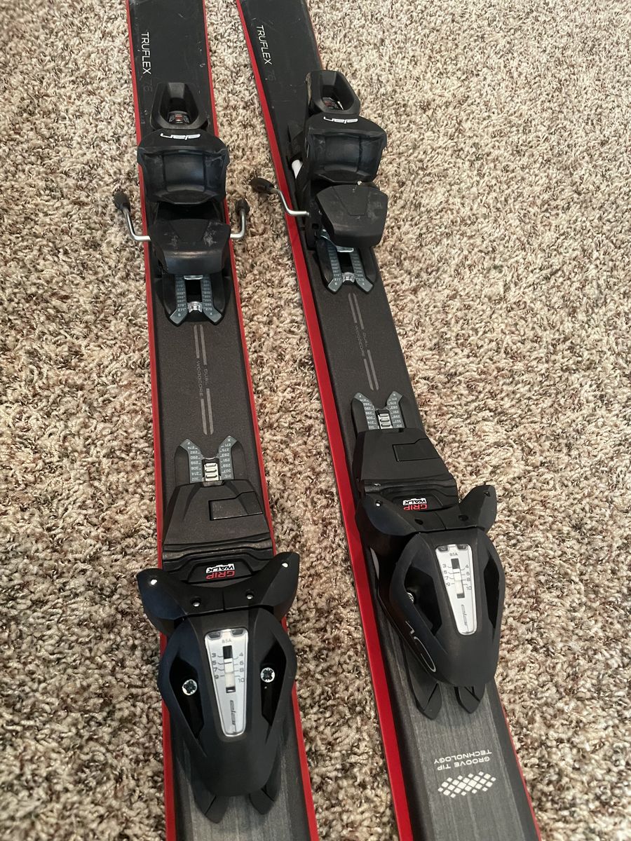 Skis: Elan Truflex 176cm + boots and bindings