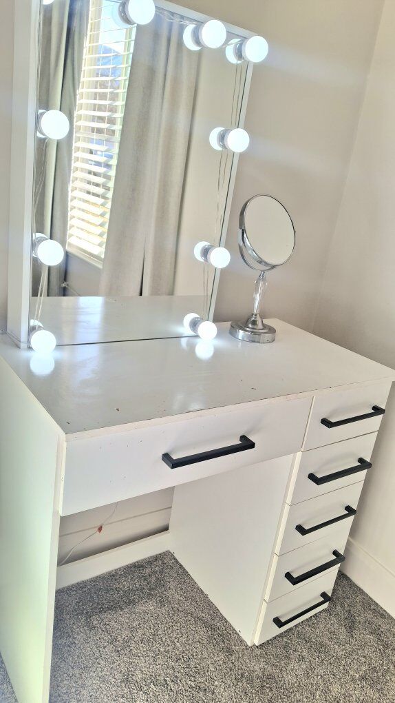 Makeup Vanity (Modern) Used