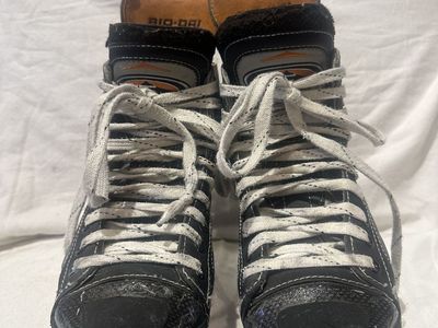 Easton Men’s Size 7.5 Synergy 1500 C Hockey Skate