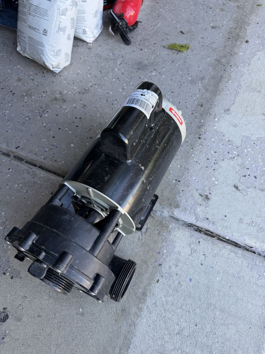 LX Pool and Spa Pump Model 56WUA300-I, 220-240V, 710 L/min,