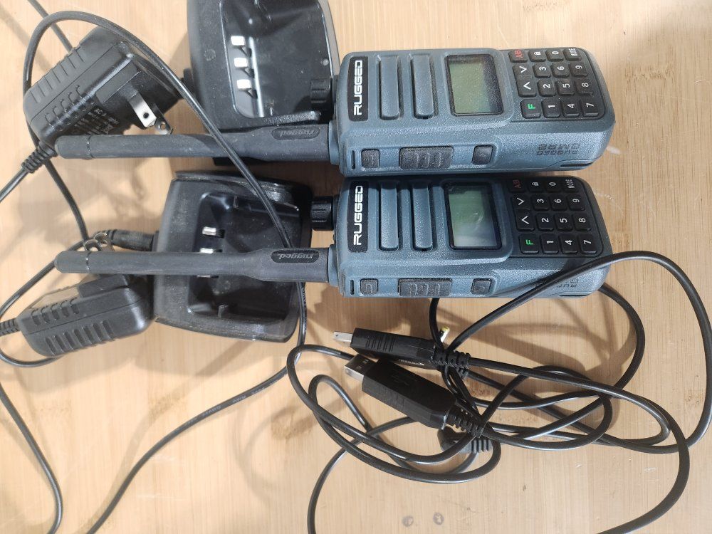 Rugged radios GMR2 w/ USB chargers