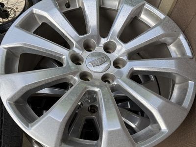 Cadillac chrome rims 22’s