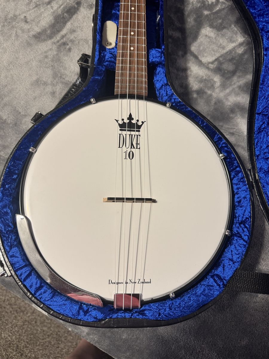 Duke 10 Banjolele