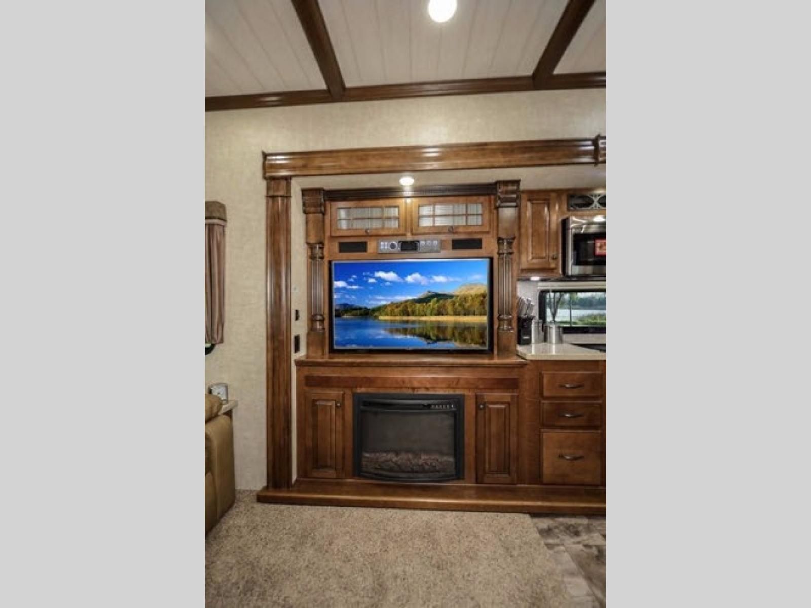 Main image 7