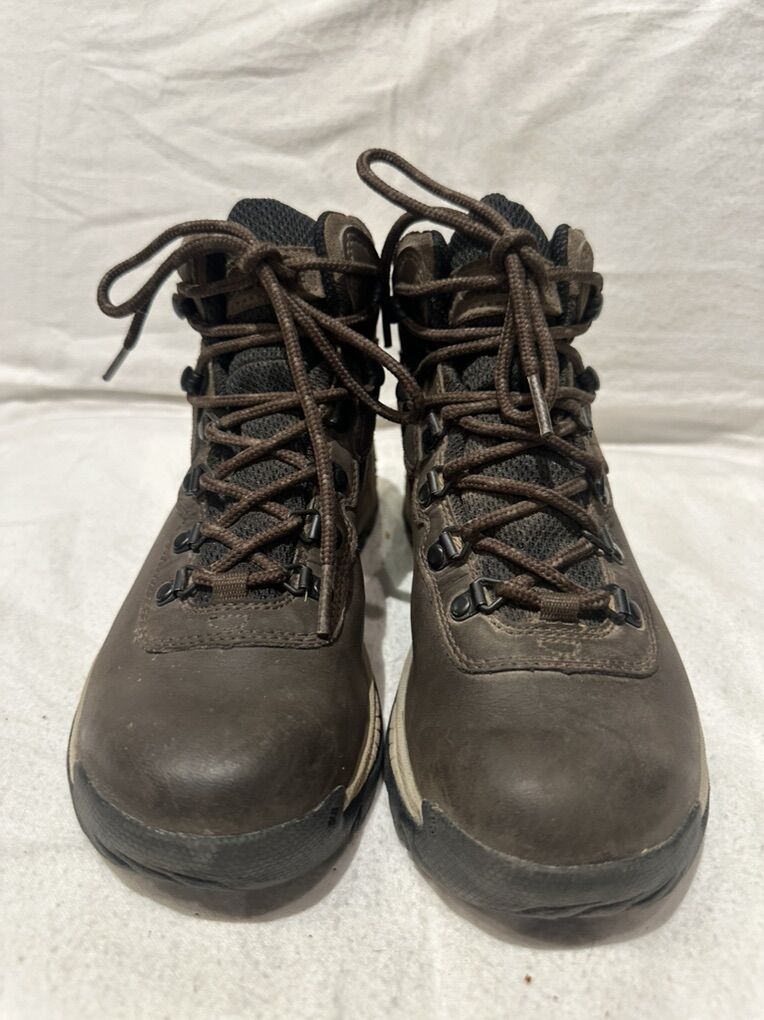 Columbia Women’s 8 Brown Leather WP Hiking Boots
