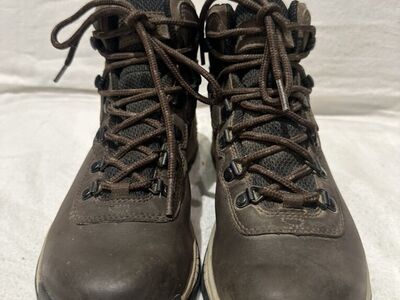 Columbia Women’s 8 Brown Leather WP Hiking Boots