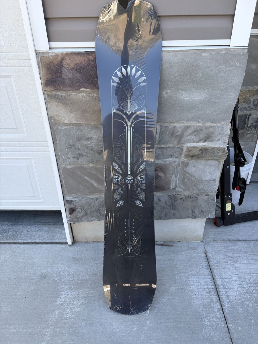 Brand New 2025 Salomon Wonder with small bindings and women’s 7.5 boots