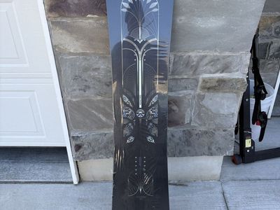 Brand New 2025 Salomon Wonder with small bindings and women’s 7.5 boots