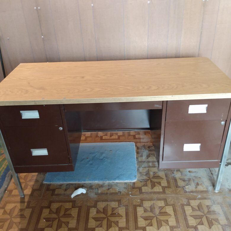 Metal desk