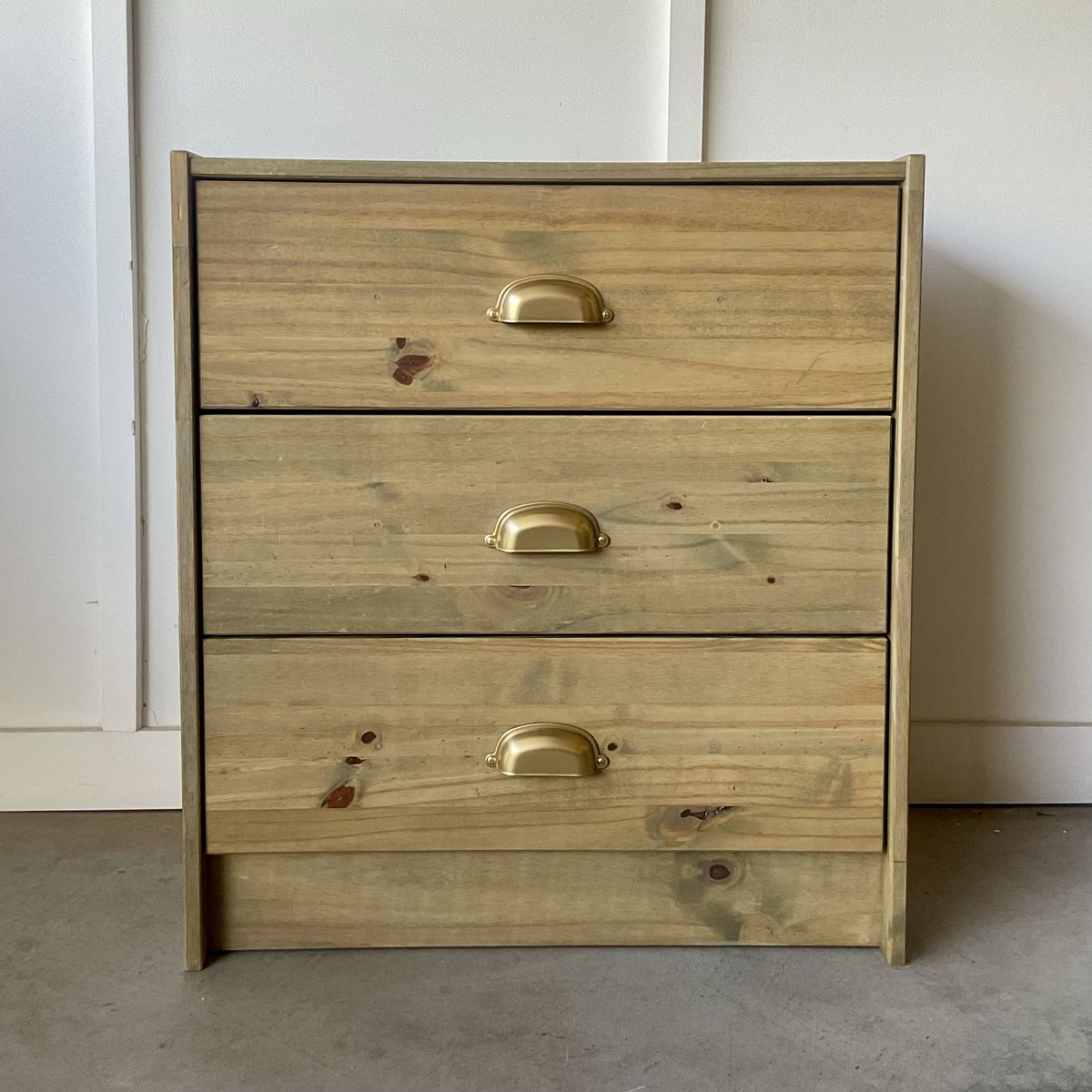 Small Dresser/Nightstand